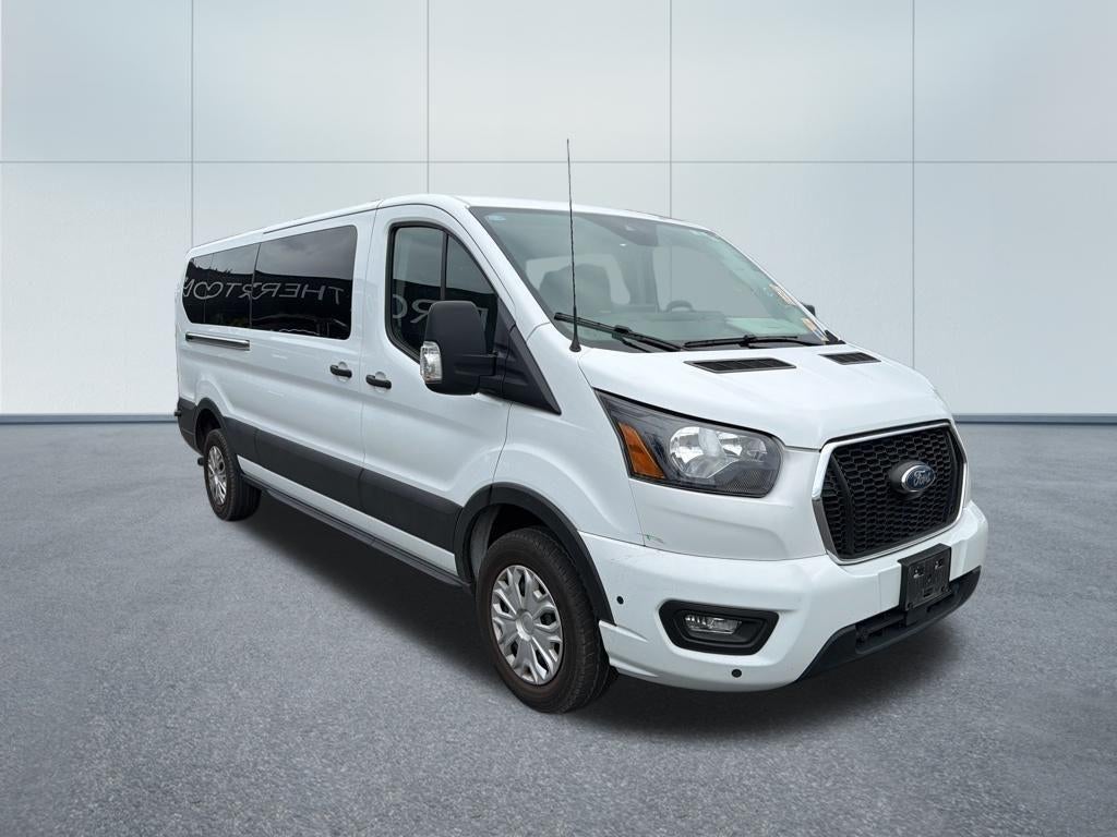 2024 Ford Transit Passenger Wagon XLT