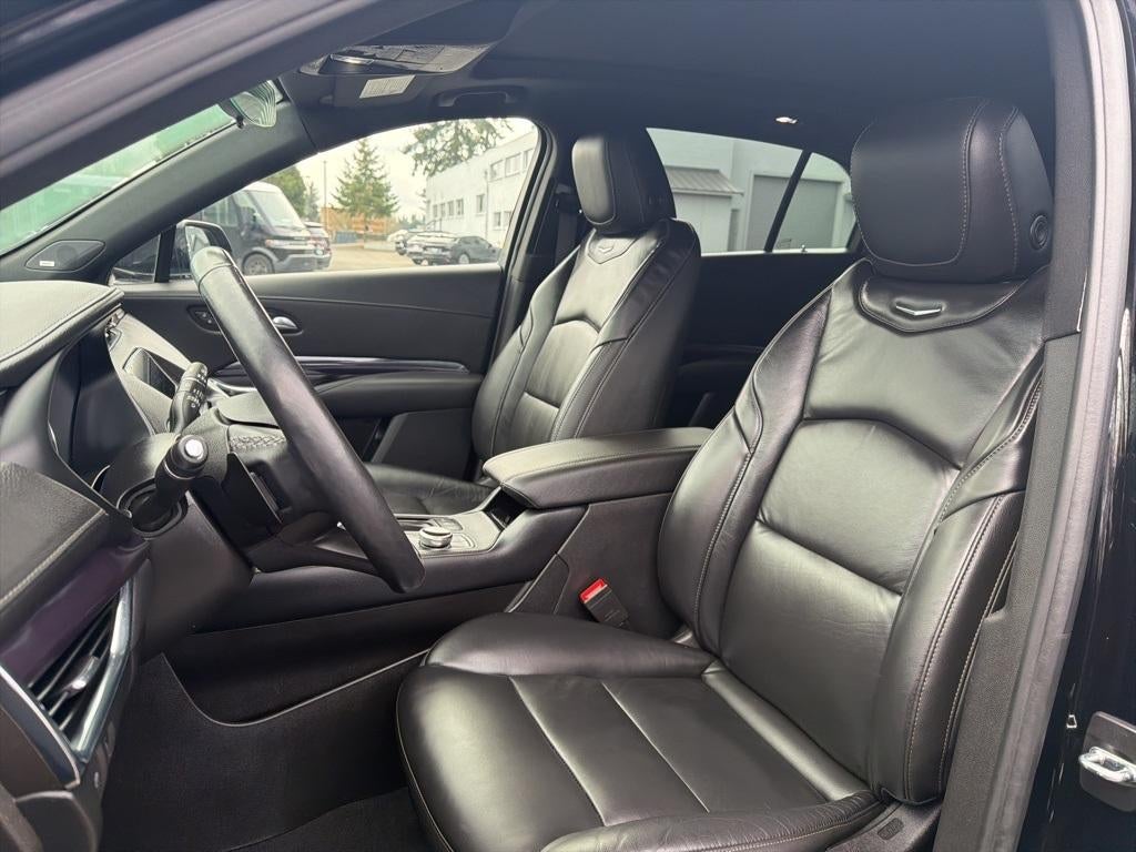 2023 Cadillac XT4 Luxury