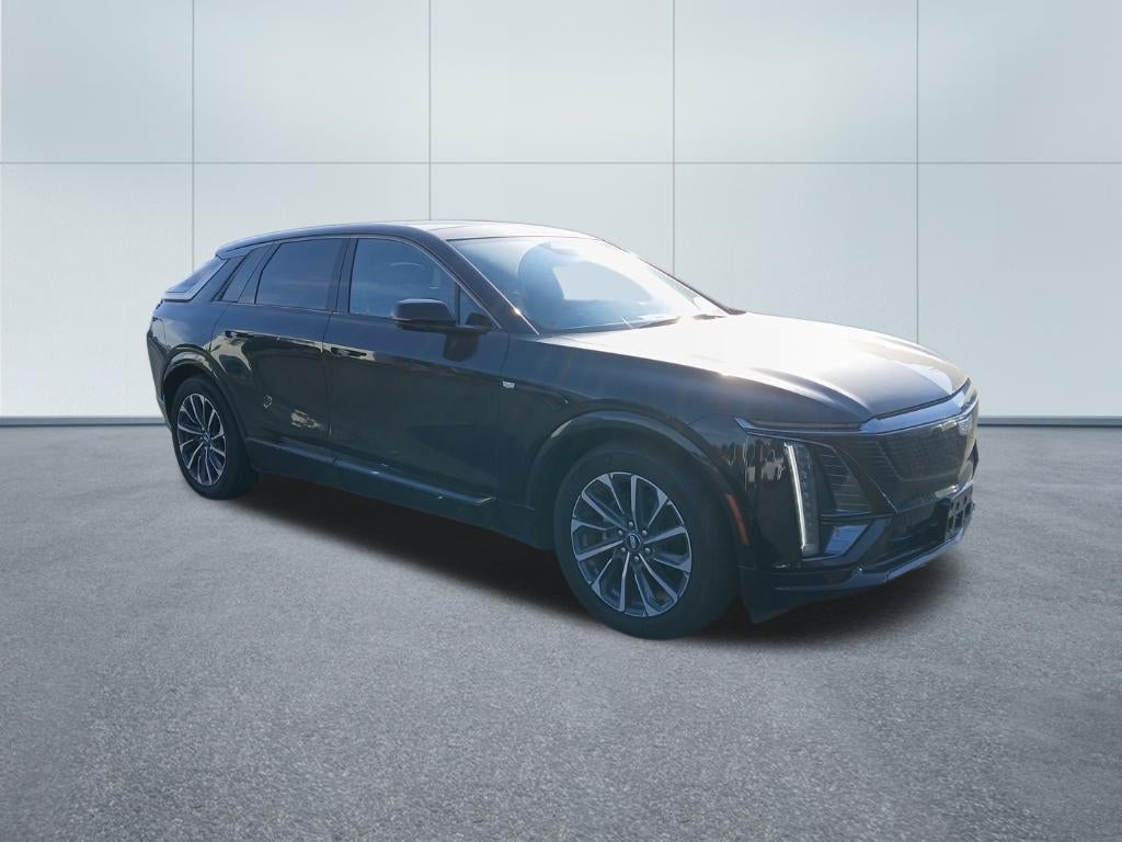 2024 Cadillac LYRIQ Sport 2