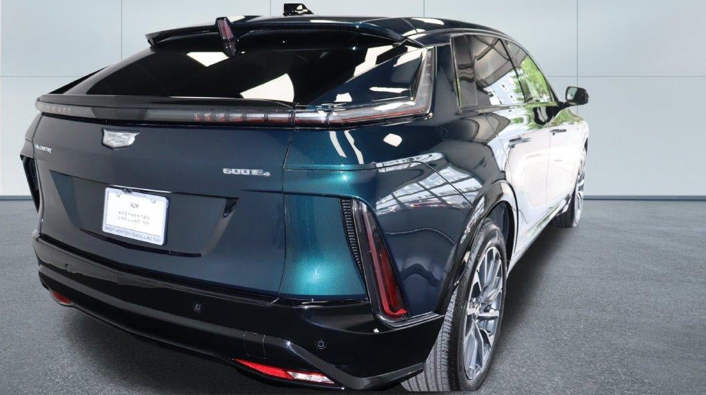 2024 Cadillac LYRIQ Sport 2