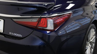 2020 Lexus ES 300h Luxury