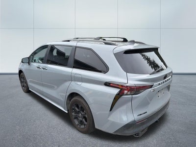 2025 Toyota Sienna Woodland Edition