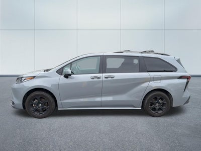2025 Toyota Sienna Woodland Edition