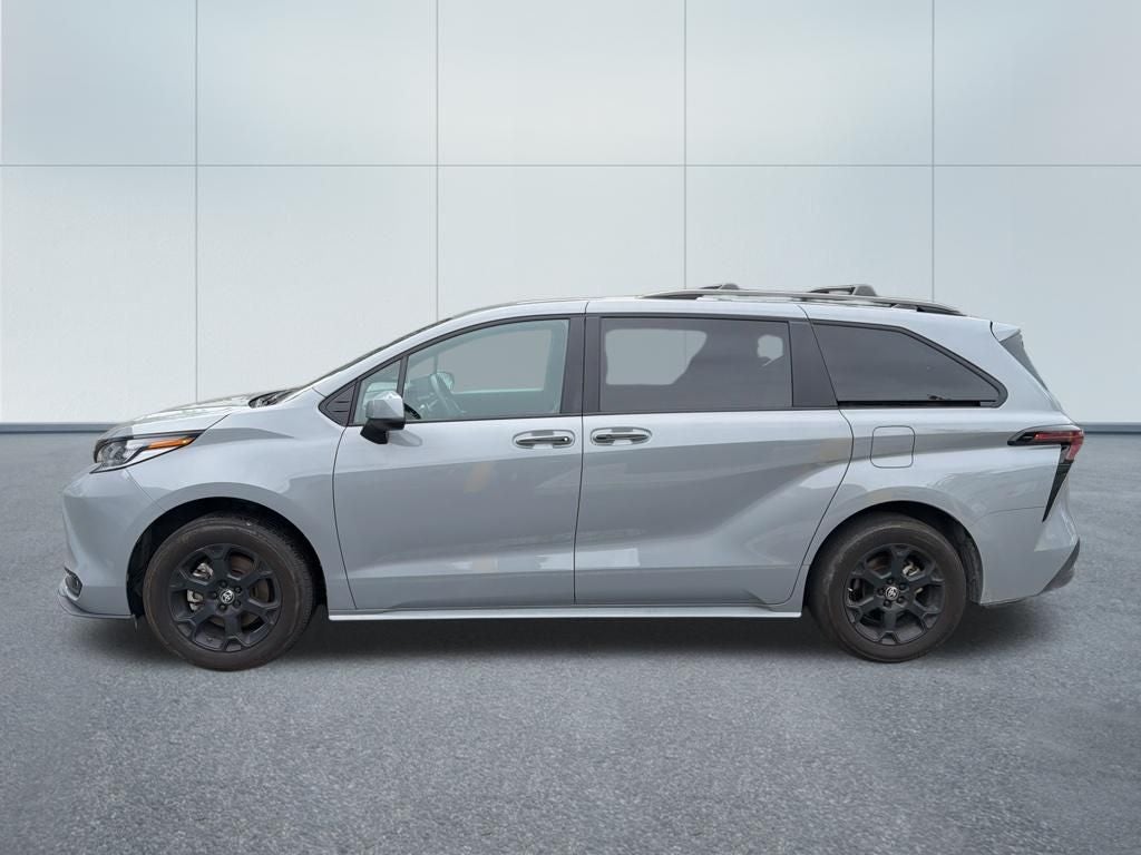 2025 Toyota Sienna Woodland Edition