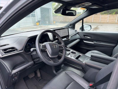 2025 Toyota Sienna Woodland Edition