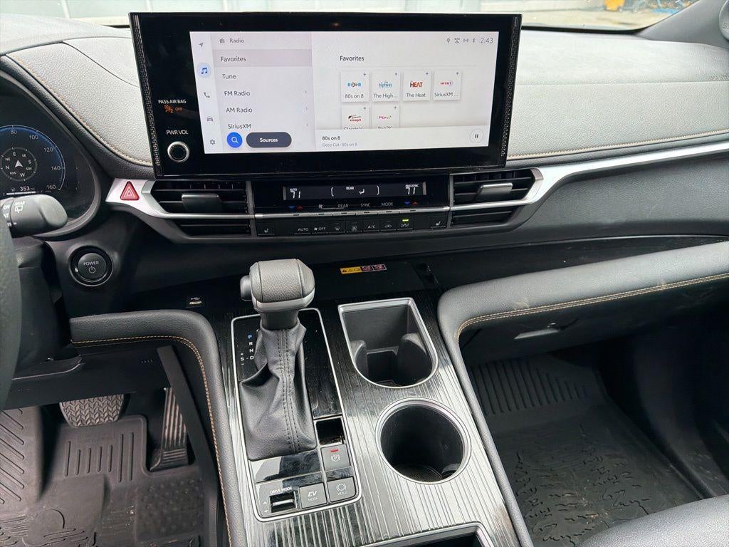 2025 Toyota Sienna Woodland Edition