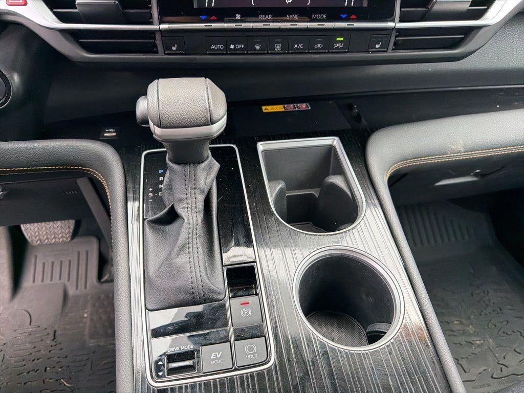 2025 Toyota Sienna Woodland Edition