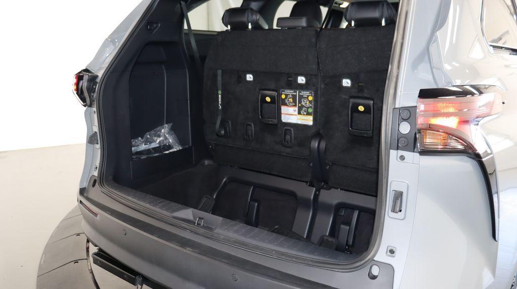 2025 Toyota Sienna Woodland Edition