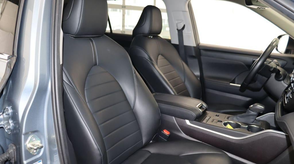 2020 Toyota Highlander Base