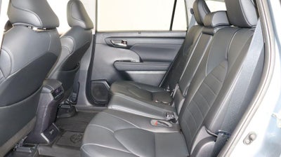 2020 Toyota Highlander Base