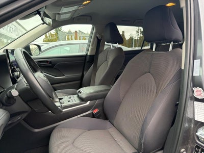 2024 Toyota Highlander LE