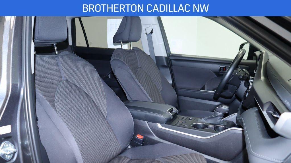 2024 Toyota Highlander LE