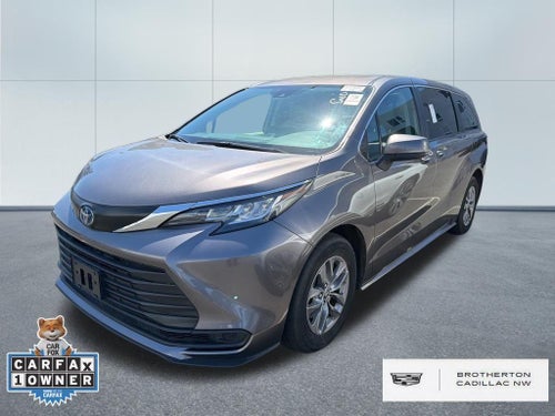 2023 Toyota Sienna LE