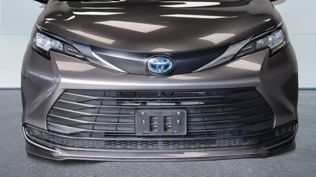 2023 Toyota Sienna LE