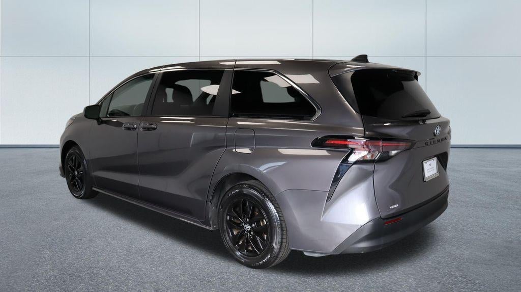 2023 Toyota Sienna LE