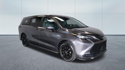 2023 Toyota Sienna LE