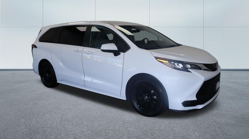 2024 Toyota Sienna LE AWD