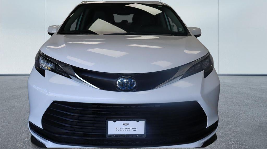 2024 Toyota Sienna LE AWD