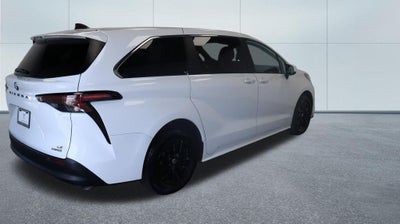 2024 Toyota Sienna LE AWD