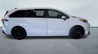 2024 Toyota Sienna LE AWD