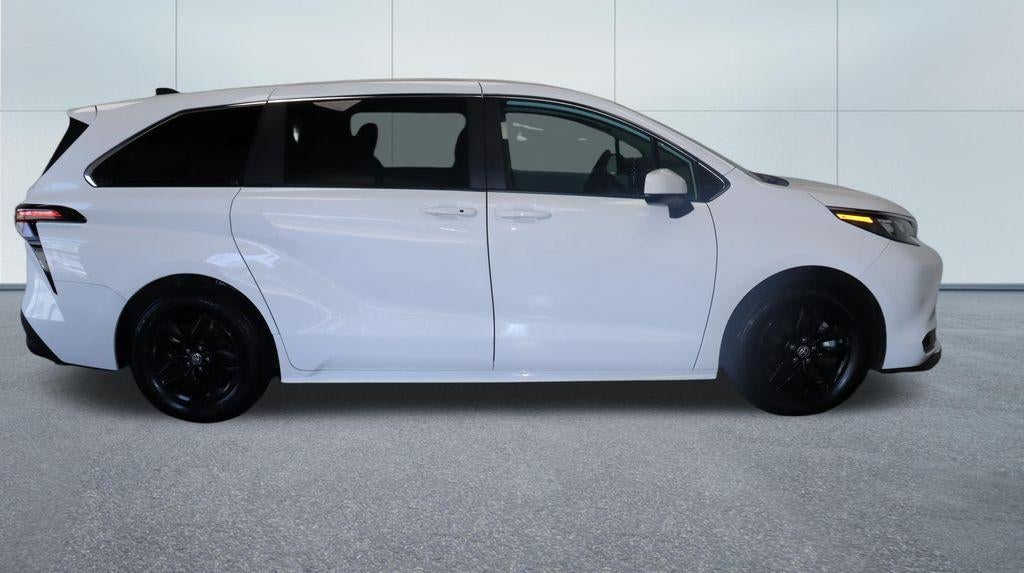 2024 Toyota Sienna LE AWD