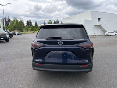 2024 Toyota Sienna LE AWD