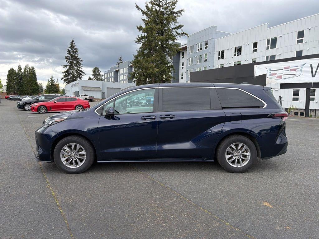 2024 Toyota Sienna LE AWD
