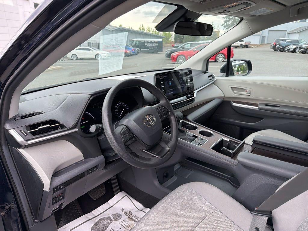 2024 Toyota Sienna LE AWD