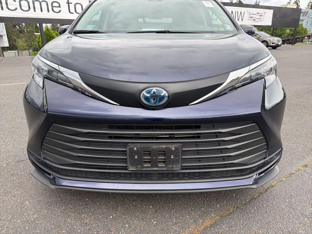 2024 Toyota Sienna LE AWD