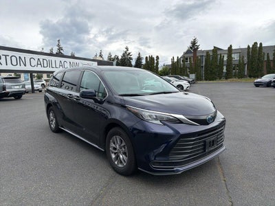 2024 Toyota Sienna LE AWD