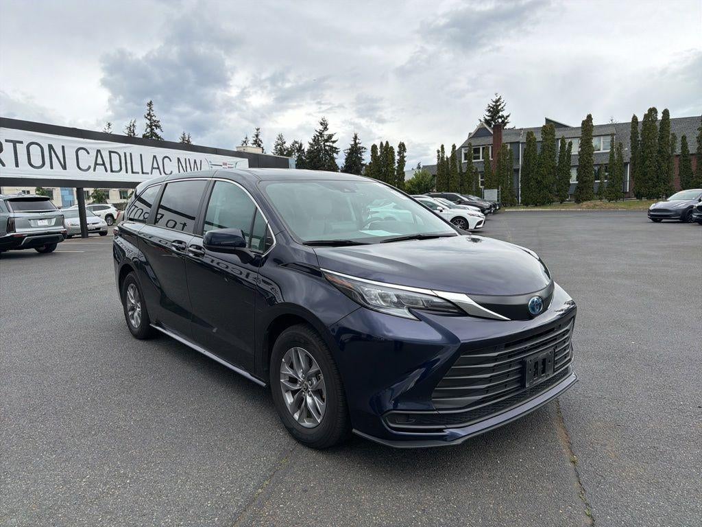 2024 Toyota Sienna LE AWD