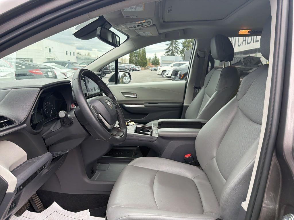 2022 Toyota Sienna XLE