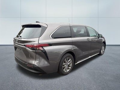 2022 Toyota Sienna XLE