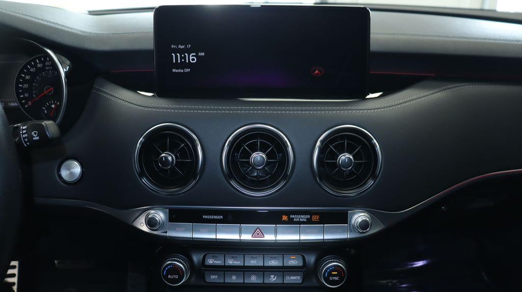 2022 Kia Stinger Base