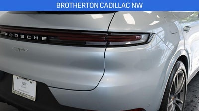 2024 Porsche Cayenne Base