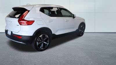 2019 Volvo XC40 Momentum