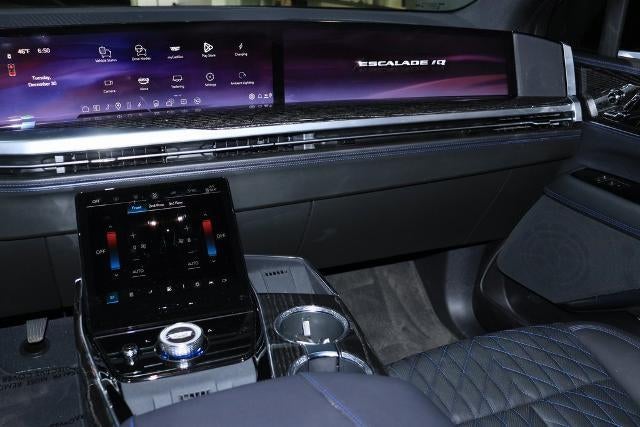 2025 Cadillac ESCALADE IQ Sport 1