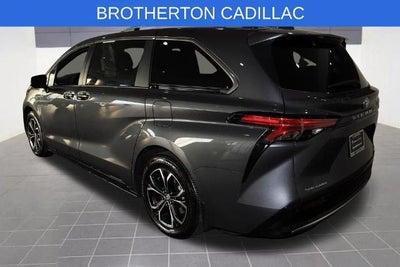 2025 Toyota Sienna Platinum