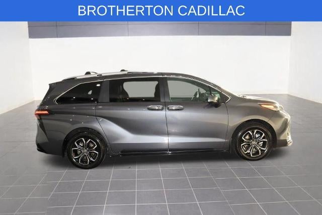 2025 Toyota Sienna Platinum