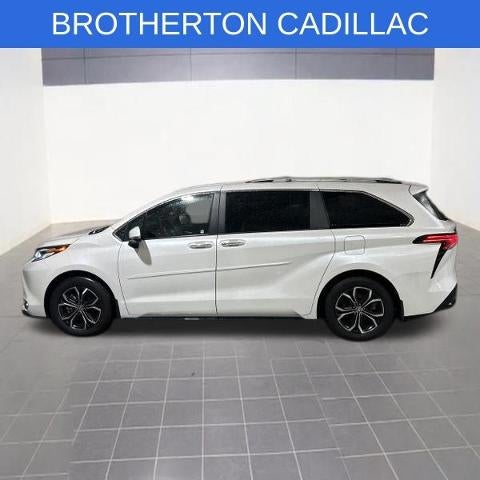 2025 Toyota Sienna Platinum