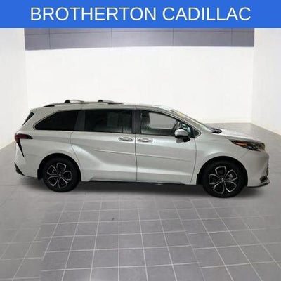 2025 Toyota Sienna Platinum