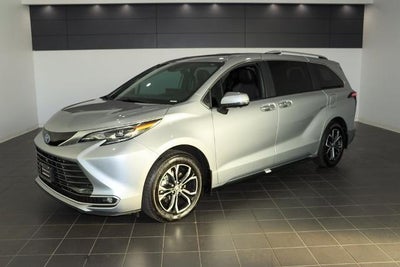 2025 Toyota Sienna Platinum