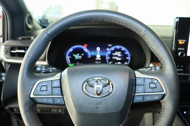 2025 Toyota Sienna Platinum