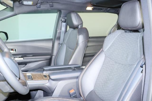 2025 Toyota Sienna Platinum