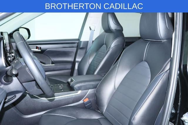 2025 Toyota Highlander Base