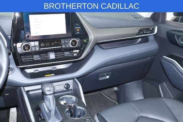 2025 Toyota Highlander Base