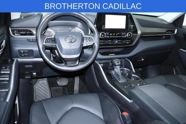 2025 Toyota Highlander Base