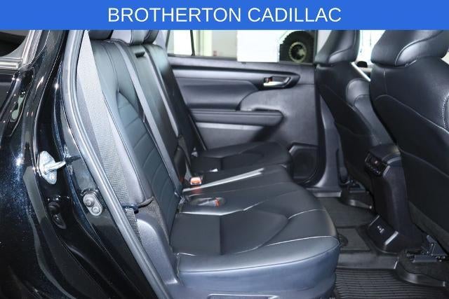 2025 Toyota Highlander Base