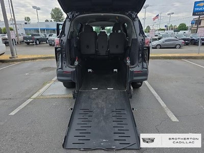 2022 Toyota Sienna LE
