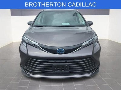 2024 Toyota Sienna LE